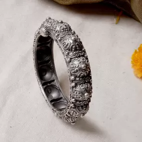 Teejh Meera Silver Oxidised Bangle