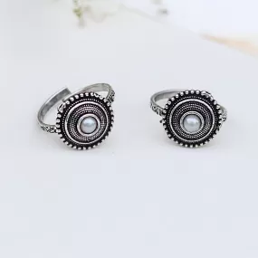 Teejh Shaanvi  White Stone Silver Oxidised Toe Rings